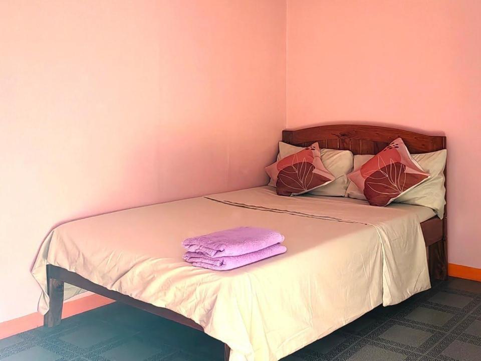 J&J Tourist Inn Bohol Ngoại thất bức ảnh